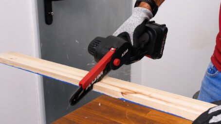 527 : MINI PIŁA ŁAŃCUCHOWA/ MINI CHAINSAW