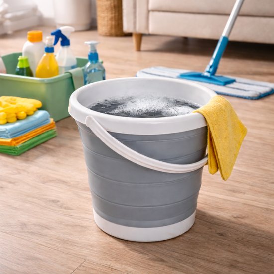 2049 : Wiadro składane/ Folding bucket