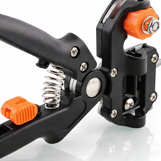 058 : SEKATOR DO SZCZEPIENIA/ Garden tools Secateurs