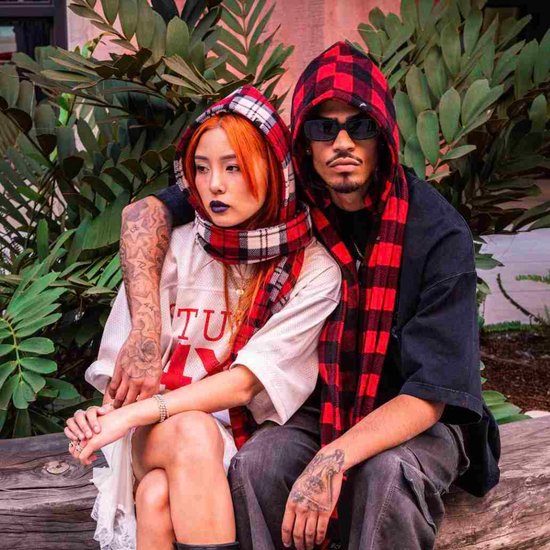 7029-2 : Scoodie -kolor czerwono-czarny/rozmiar L/ Scoodie red-black/size L