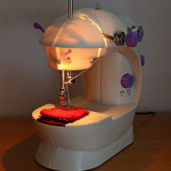 229 : MASZYNA DO SZYCIA/ SEWING MACHINE