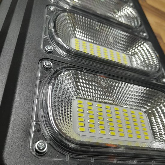 396 : LAMPA SOLARNA/ SOLAR LAMP