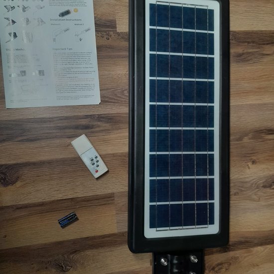 396 : LAMPA SOLARNA/ SOLAR LAMP