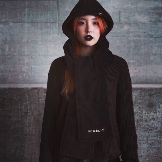 7028-2 : Scoodie -kolor czarny/rozmiar L/ Scoodie black/size L
