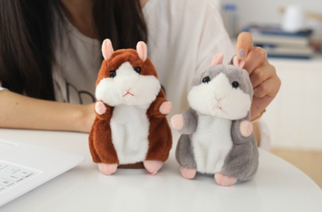 015 : GADAJĄCY CHOMIK/ TALKING INTERACTIVE HAMSTER