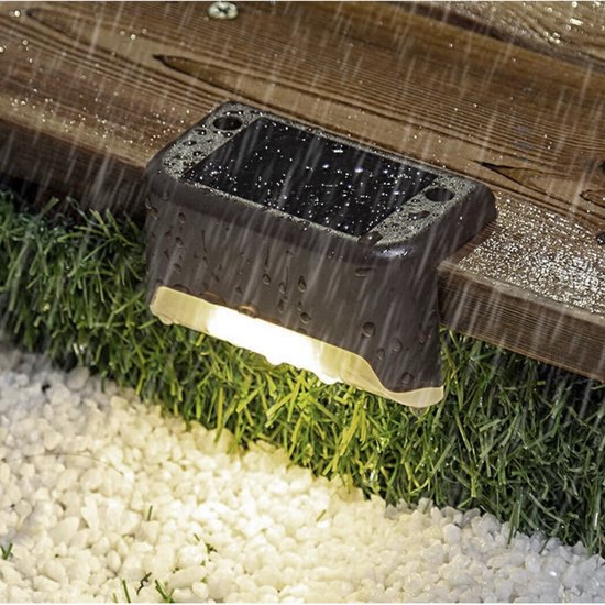 471 : Set of 4 solar stair lights