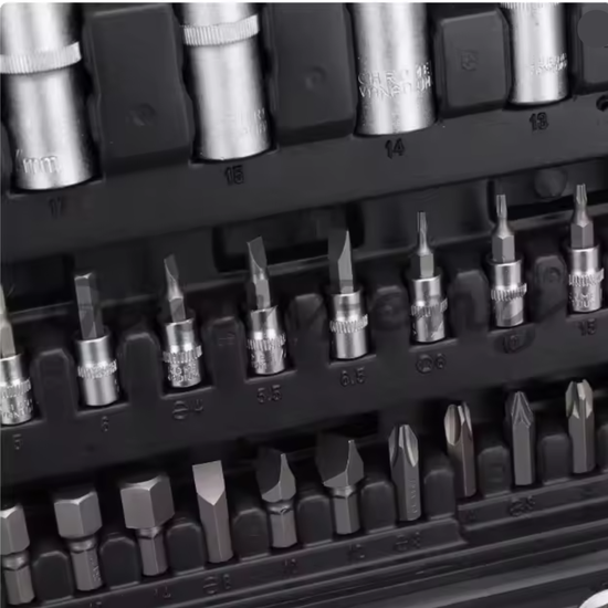 7027 : Zestaw kluczy w walizce / Stell keys black