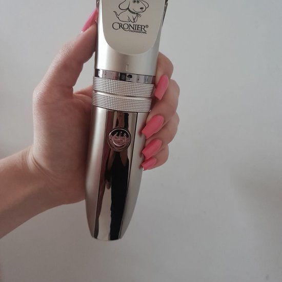 047 : MASZYNKA DO STRZYŻENIA/ DOG HAIR SHAVER